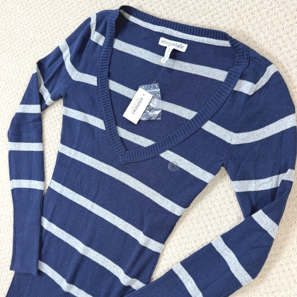 Y2K Style Striped Sweater Aeropostale Women Small Blue Gray Preppy Soft Girl - Picture 2 of 7